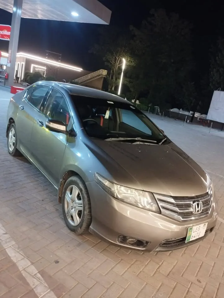 Honda City 2015 | Total Genuine | Family Used | Excellent Condition | Lahore