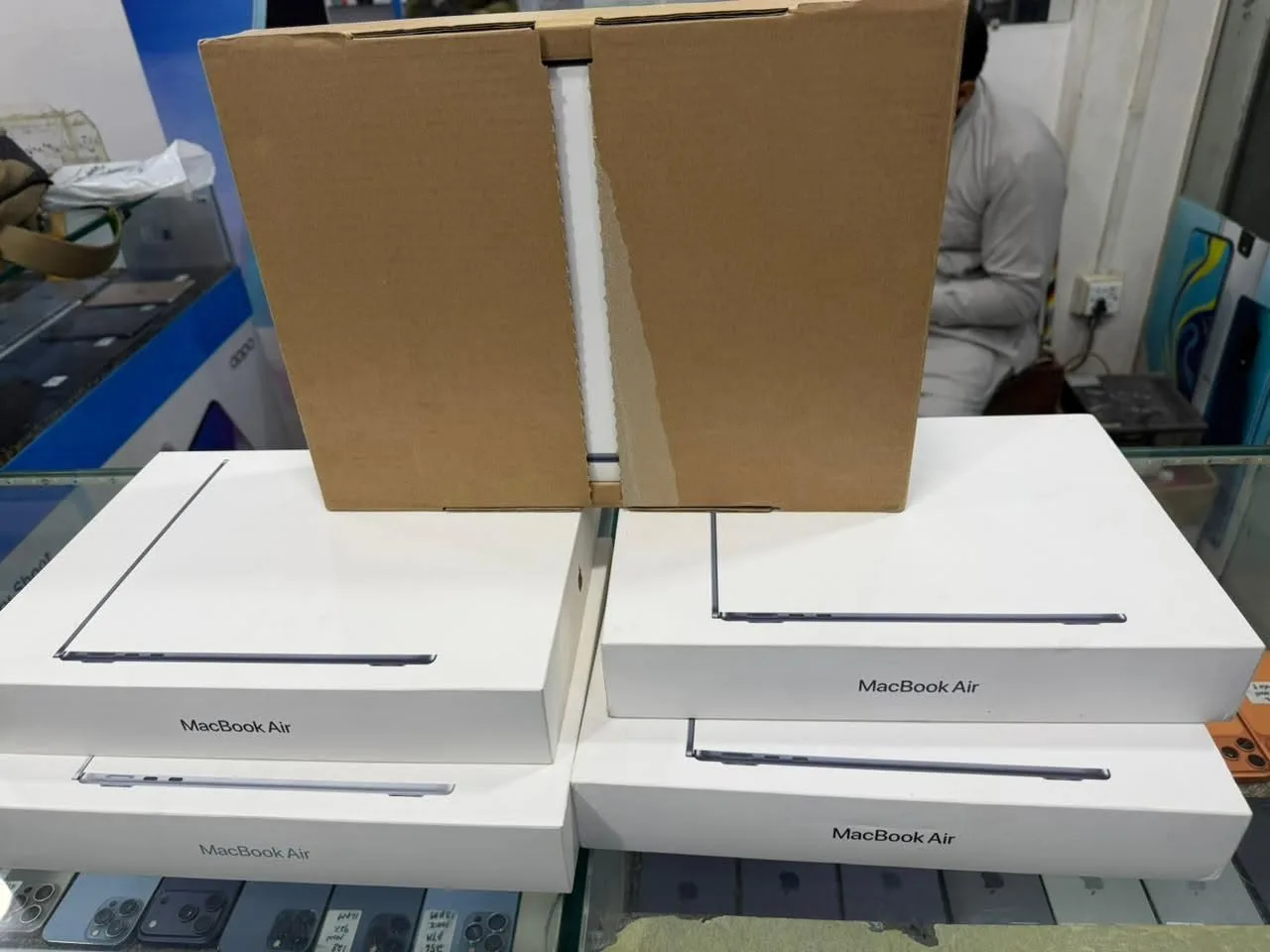 π» MacBook Air M5 13-Inch β Box Pack