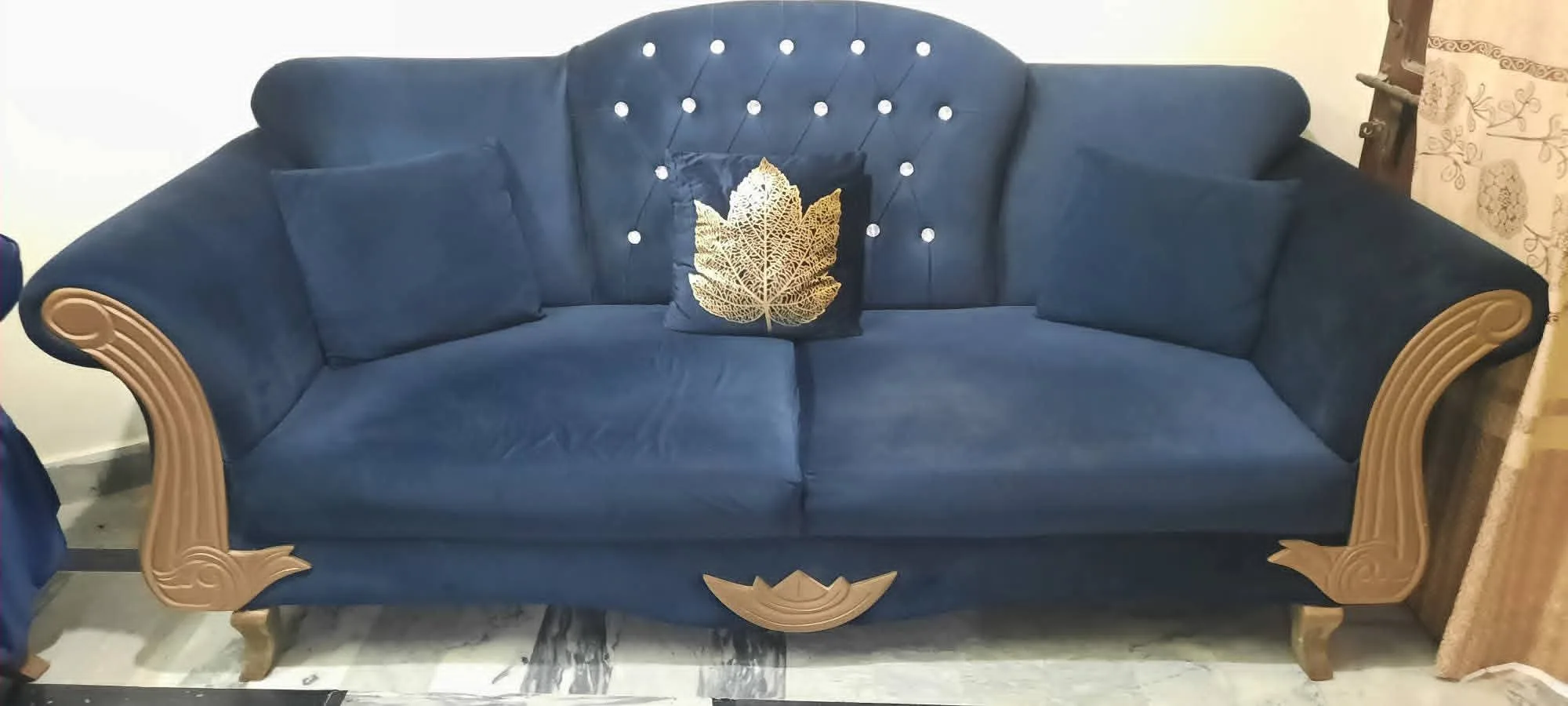 Urgent sale sofa set