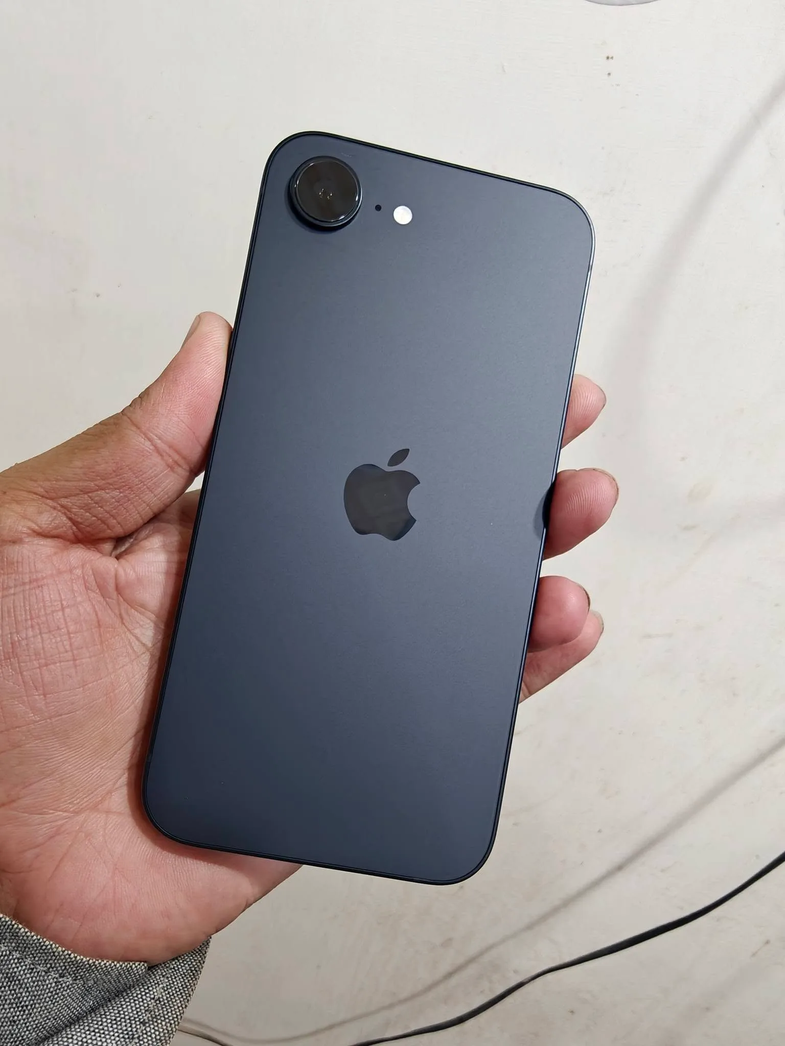 📱 iPhone 17e 256GB – Mint Condition | Dual eSIM