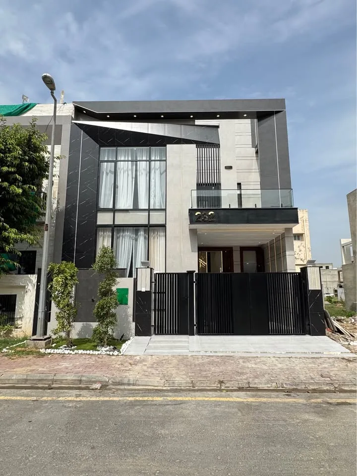 For Sale - 5 Marla Modern House For Sale β Bahria Orchard Lahore π‘