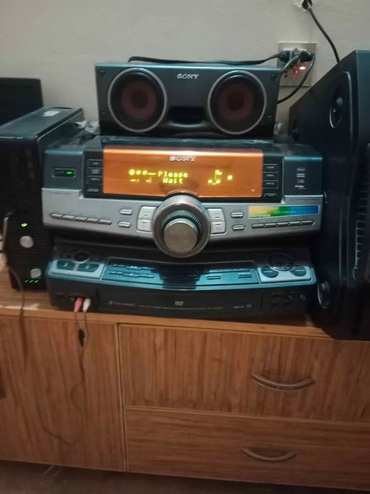 Sony HiFi Deck Sound System ZUX-10D | Heavy Bass | Original Remote | Excellent Condition