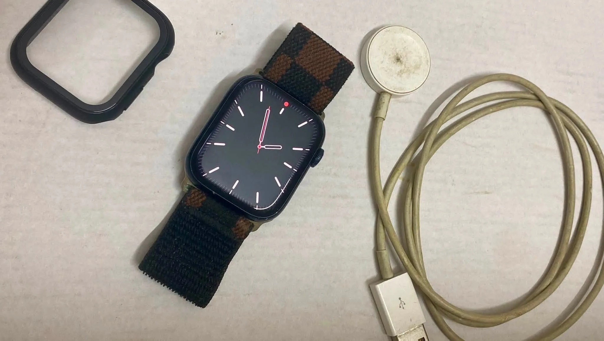 ⌚ Apple Watch Series 8 — 45mm GPS