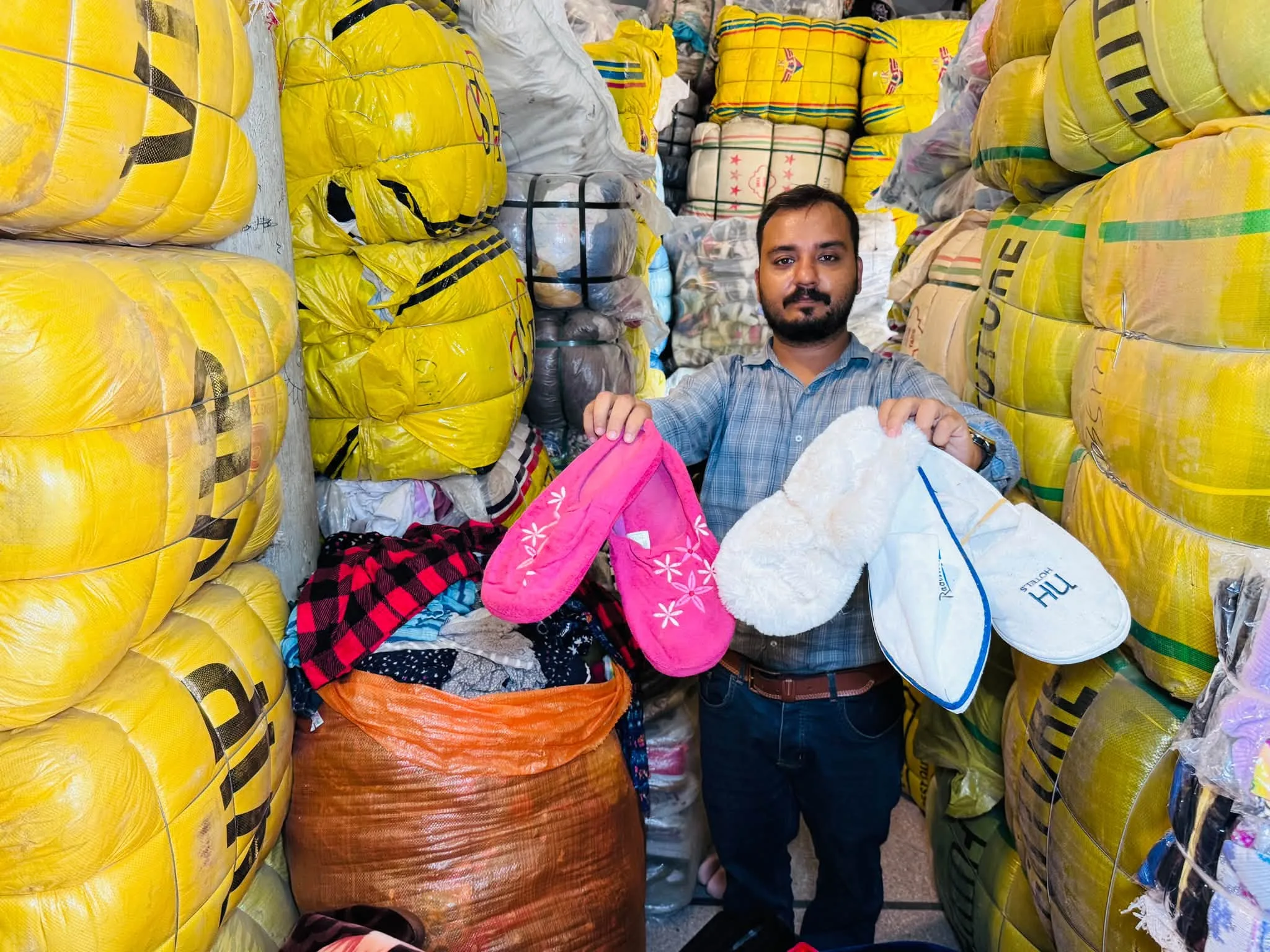 Lahore’s Wholesale Landa Market – Clothes & Shoes 🧥👟