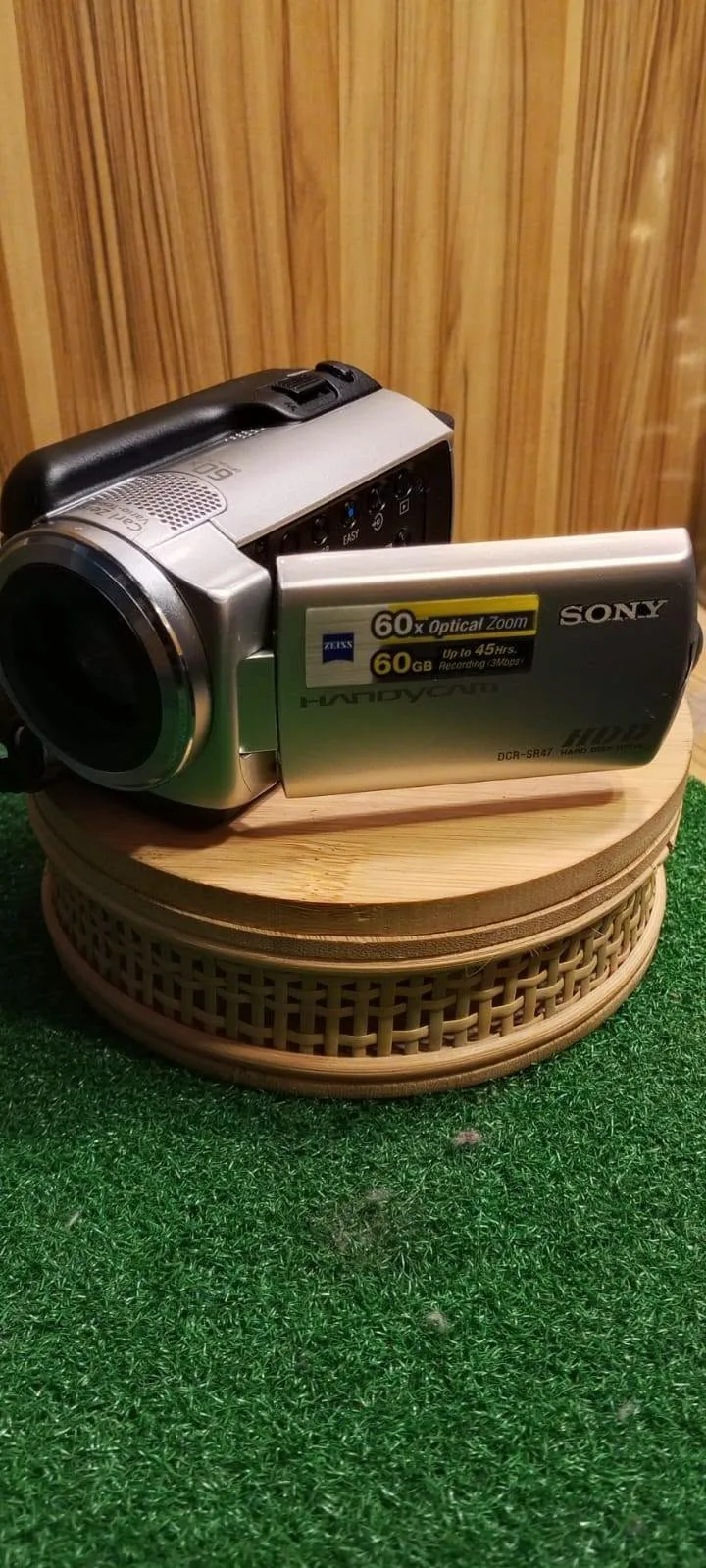 Sony Handycam DCR-SR37 Silver | 60GB HDD | Carl Zeiss Lens | 100% Working